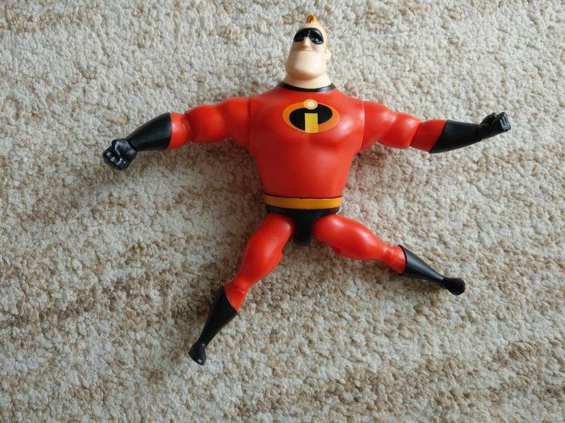 Disney Pixar Iniemamocni Robert Bob Parr Pan iniemamocny postać figurk