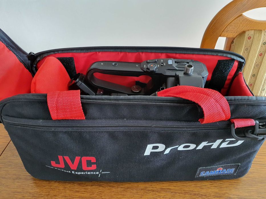 Kamera JVC HM-200 E 4K  (streaming)