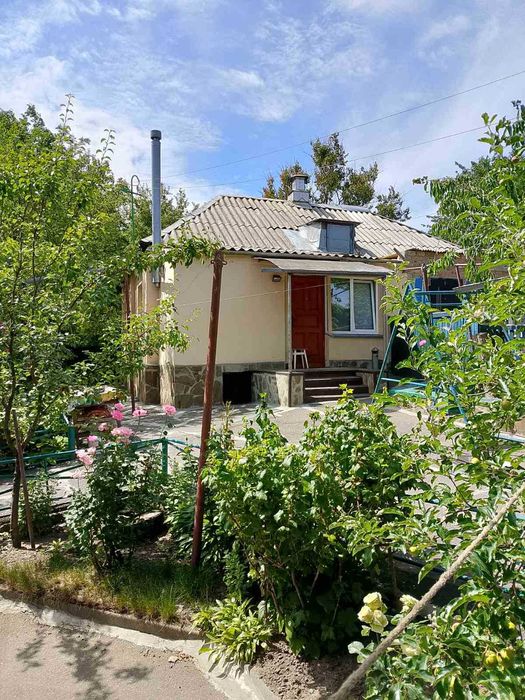 Продаж частини будинку з окремим двором !!!