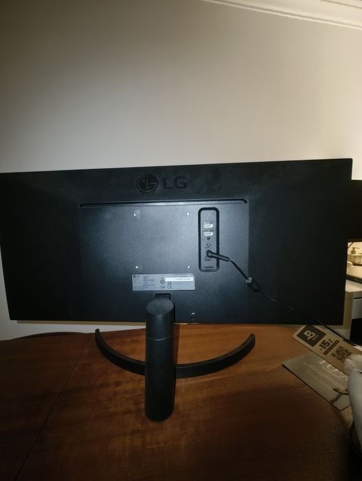Monitor LG ultrawide (ecrã partido)