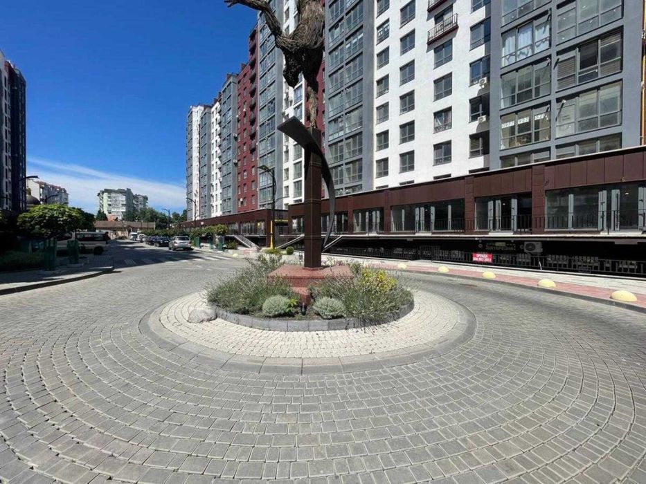 Паркомісце в центрі, ЖК Княгинин