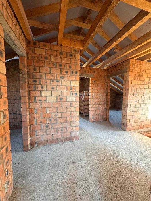 Продається новозбудований будинок в Остриці