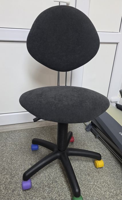 Крісло дитяче офісне