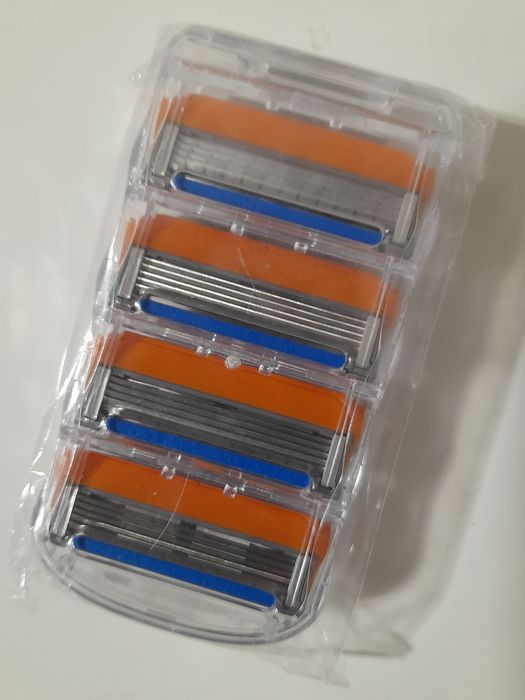 Кассеты для бритья Gillette Fusion 5  ( Джилет фьюжн ) набор 4 шт