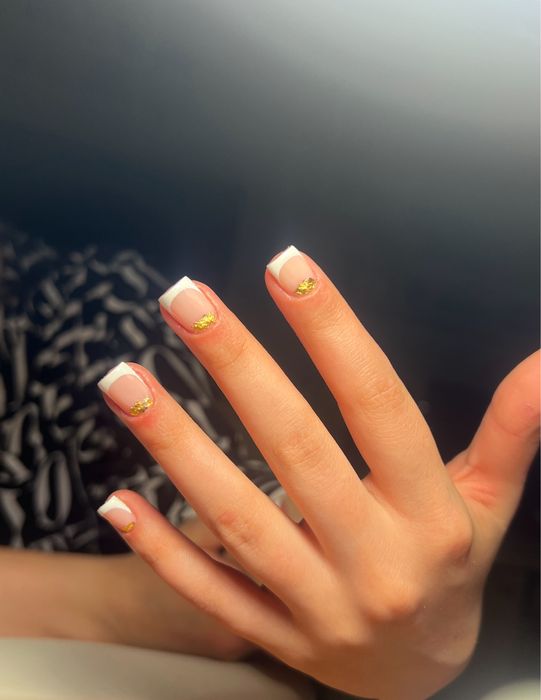 Манікюр та педикюр Полтава район Левада