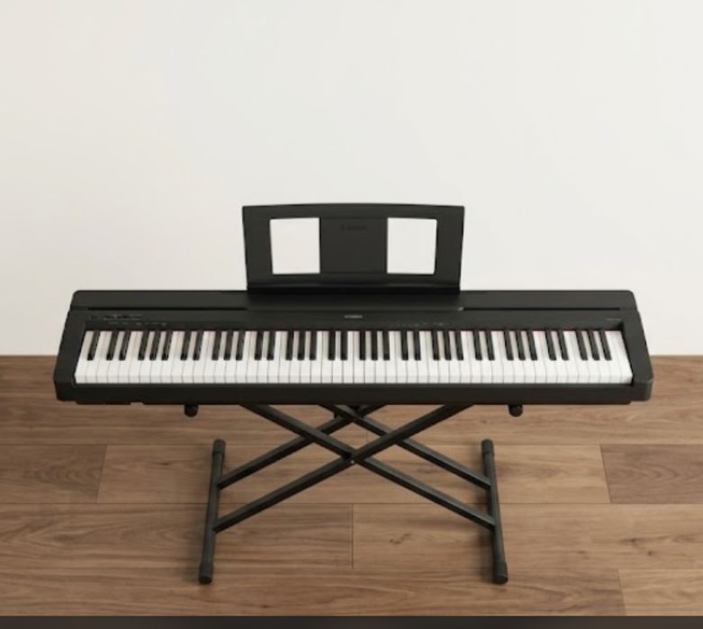 Piano Digital Yamaha P-45 (88 Teclas Pesadas) + Suporte em Cruz + Acessórios