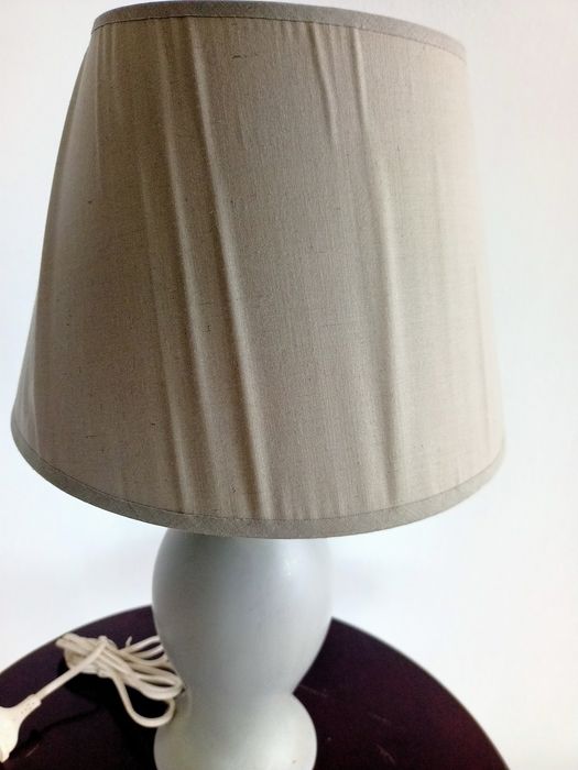 Lampka nocna jasno szara