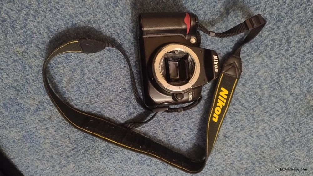 Фотоапарат Nikon D5000