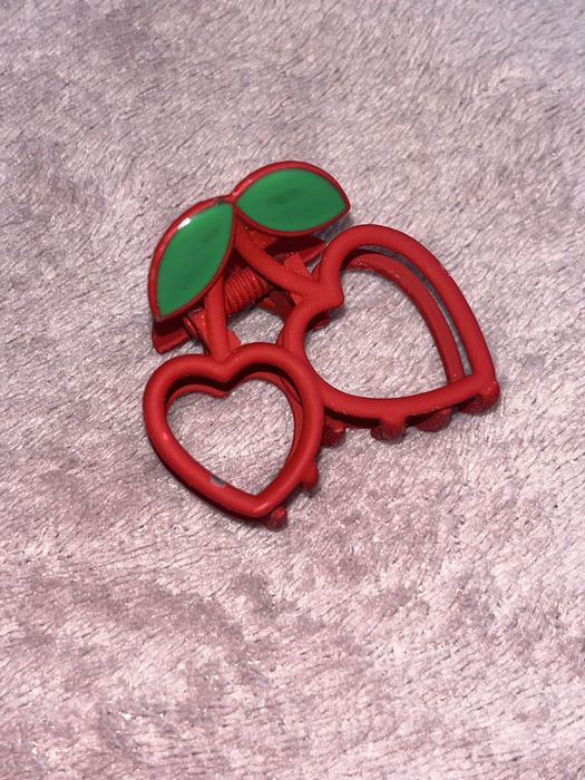 Metalowa spinka klamra wisienka