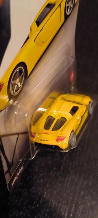 Hot Wheels Porsche Carrera GT Timeless Icons