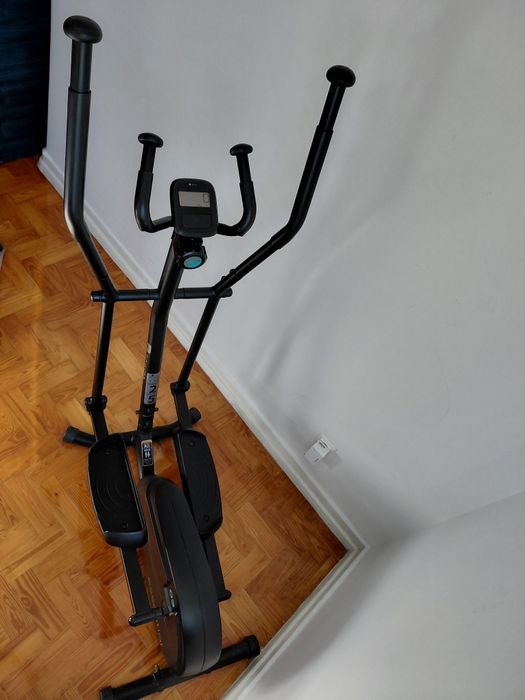 Elíptica Domyos. Pouco uso.