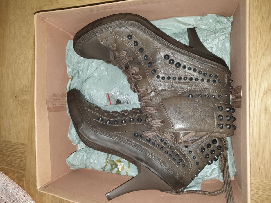 Buty zimowe na obcasie