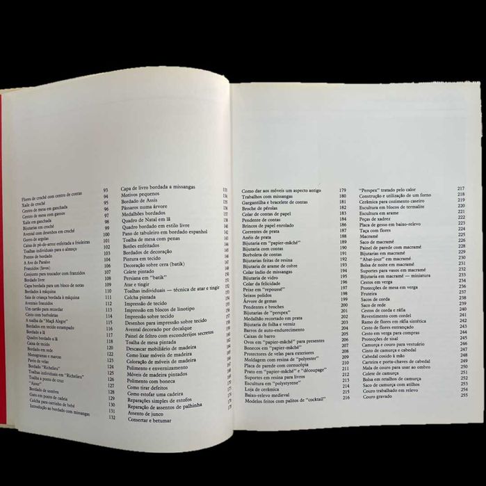 O Grande Livro Ilustrado do Artesanato e Lavores, Círculo de Leitores