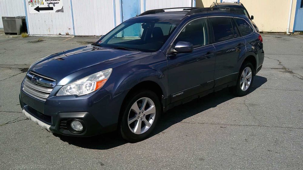 Subaru Outback Limited      2013