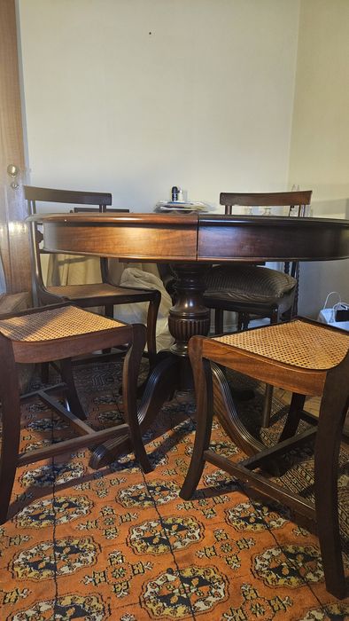 Conjunto Mesa + 4 cadeiras