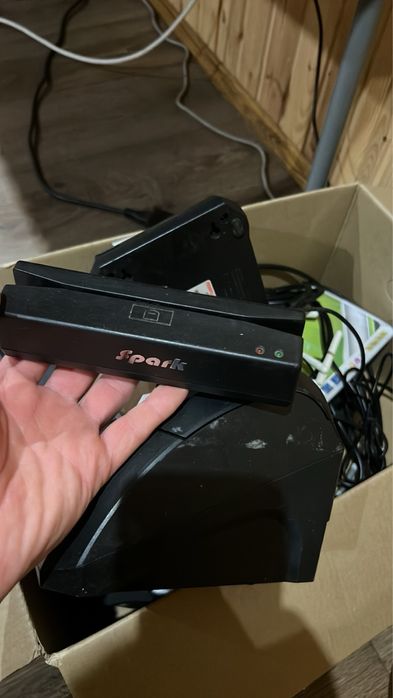 Продам зчитувач магнітних карт Картрідер