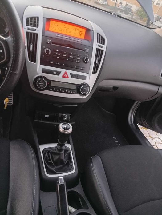 Kia ceed 2008 1.6crdi