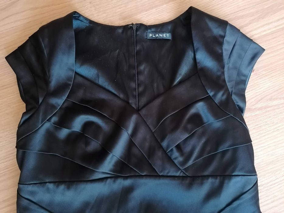 Niezwykle elegancka mała czarna wyszczuplający fason 40 L