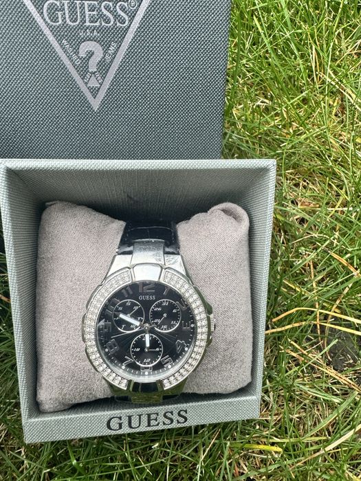 Фірмові годинники Guess Італія