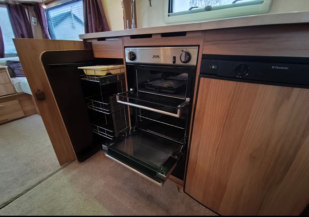 Причіп-дача Bailey Unicorn Seville