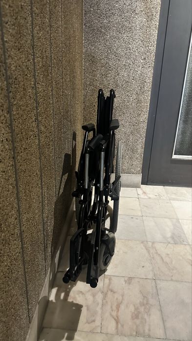 Cadeira de rodas - robusta mas leve