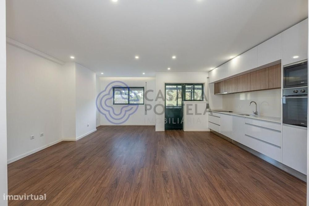 Apartamento T2 Renovado com Box | Vilar de Andorinho