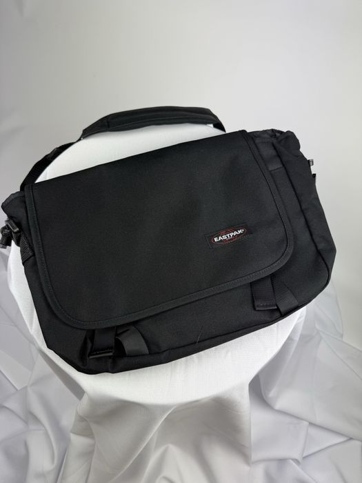 Сумка через плече EastPak Delegate 008 20L(Чорний,