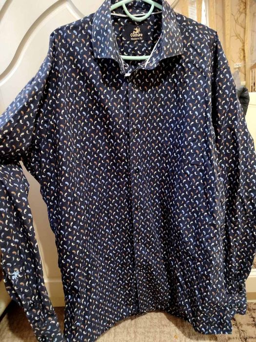 Стильна чоловіча сорочка