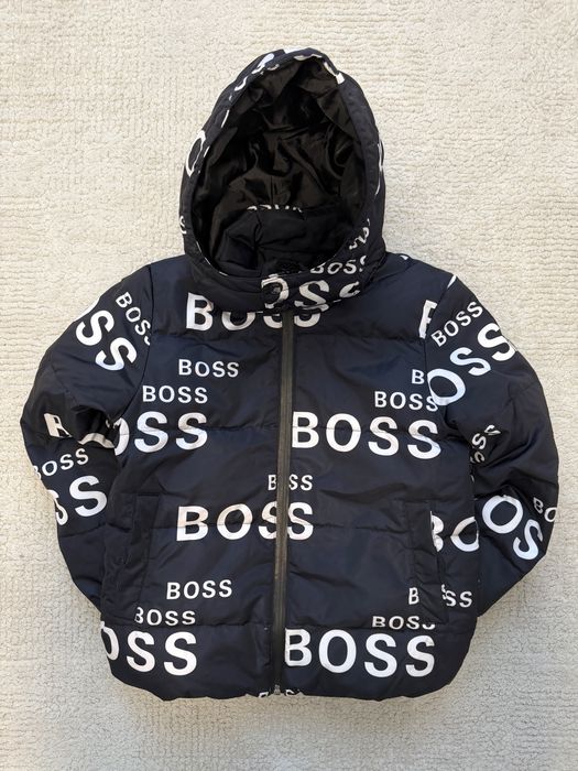 Тепла куртка Boss на 7-8 років
