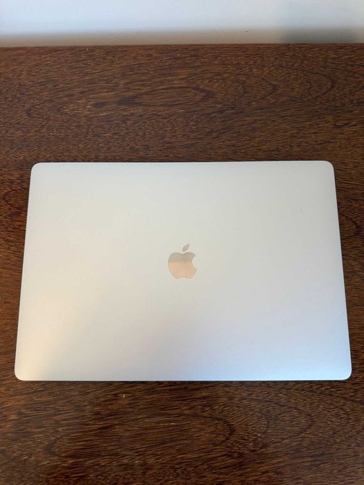 Apple MacBook Pro 2016 | 15.4" | Touch Bar 2,7 GHz | 16 GB | 512 GB SSD | Radeon Pro 460 | cinzento espacial | FR