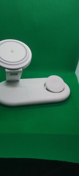 Bezprzewodowa Stacja Ładująca 3w1