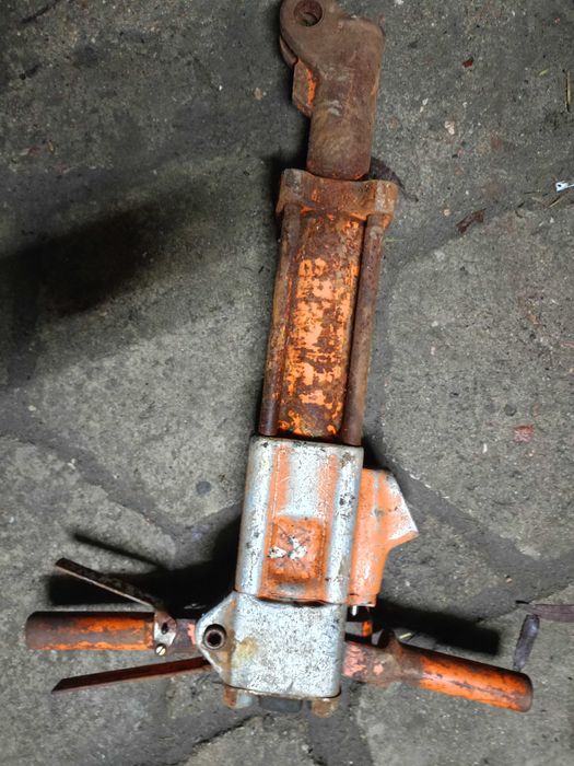 młot hydrauliczny-mlot bosza--
