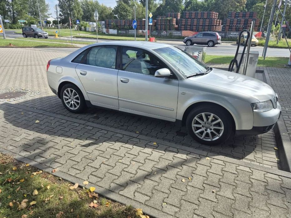 Audi A4 B6 rok 2002 2.0 benzyna