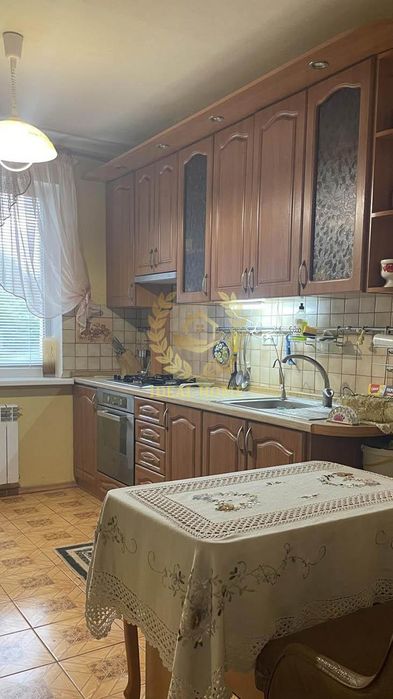 Продам 4-кімнатну квартиру біля центру міста Києва