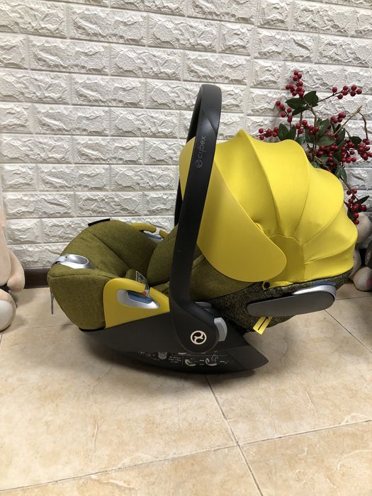 Автокрісло Cybex Cloud Z Plus i-Size Група 0+ (0-13 кг) сайбекс