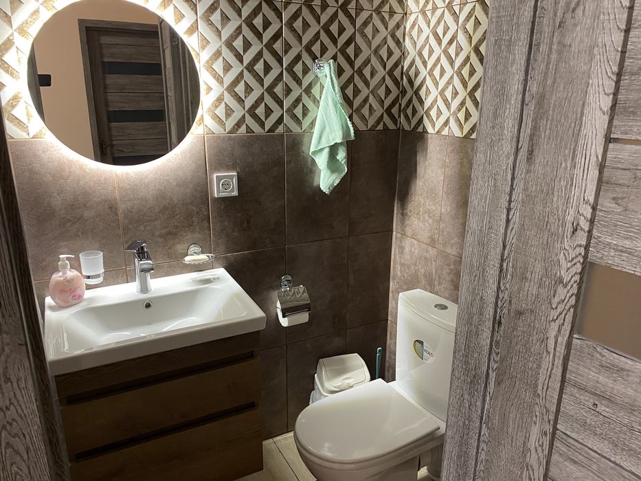 Продаж дворівневої 2-х кімнатноі квартири.Власник 100 кв м