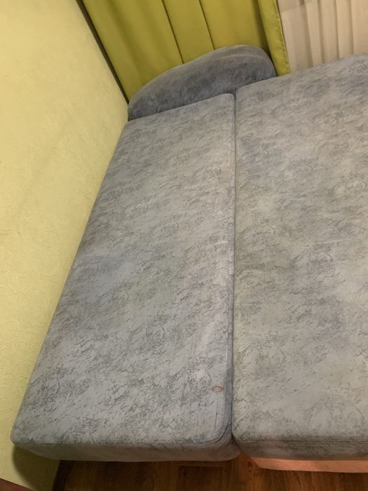 Диван розкладний із спальним місцем