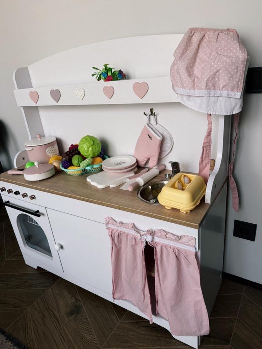 Продам дитячу деревʼяну кухню