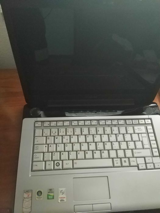 Portátil Toshiba Satellite A210 - 157