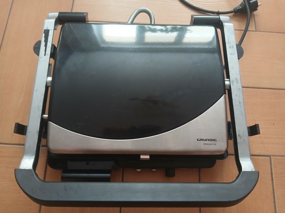 Електрогриль Grundig CG5040 2000 Вт, контактний гриль