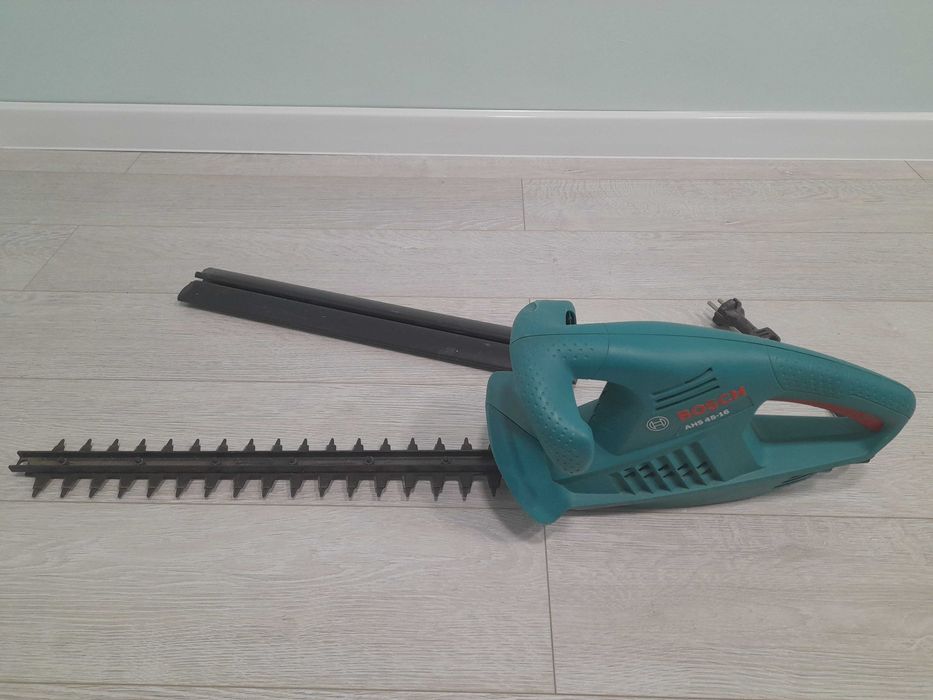 Bosch Nożyce do cięcia żywopłotu tuji AHS 45-16 420W - jak nowe