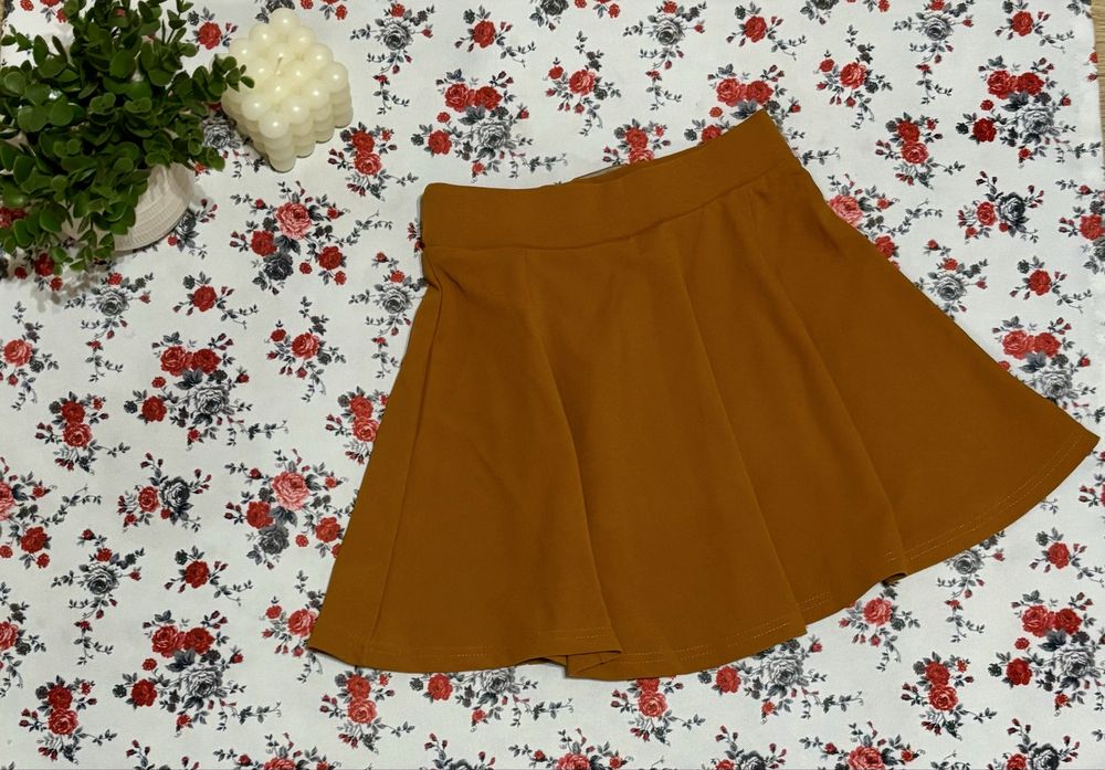 Stylowa brązowa spódniczka z paskiem