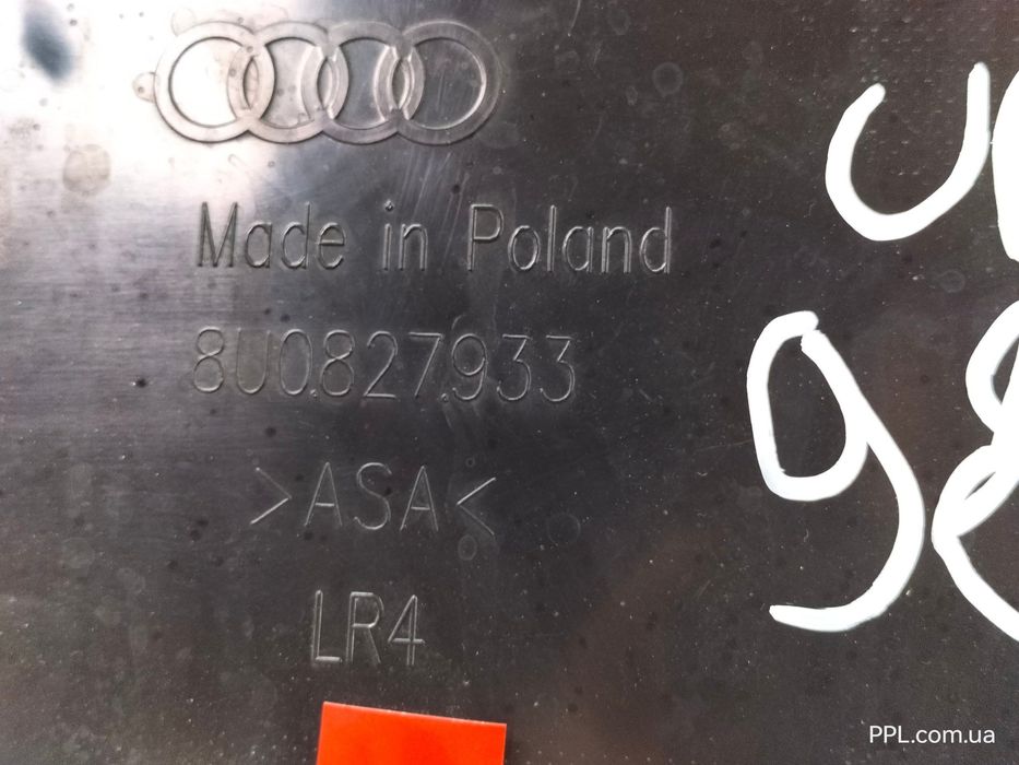 Audi Q3 8U 2011-2018 спойлер крышки багажника 8U0827933