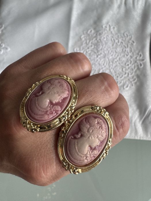 Kolczyki z damą Kamea różowe Vintage