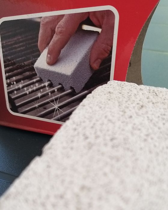 Limpeza da Grelha do Churrasco.