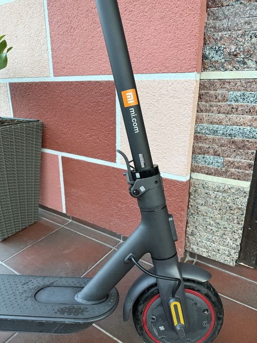 Електросамокат Mi Electric Scooter Pro 2