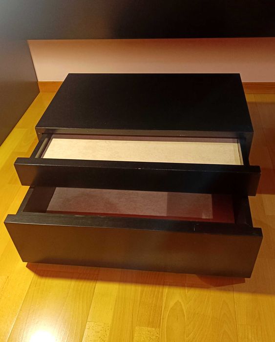 Mesa cabeceira preta