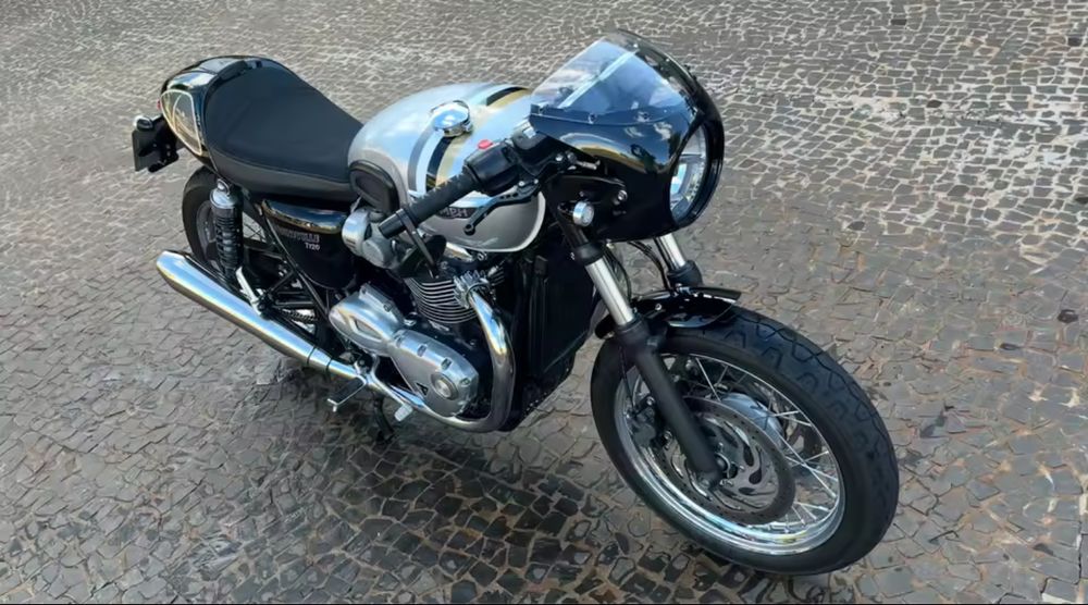 Обтічник (вітрове скло) для мотоцикла з 7 дюймовою фарою