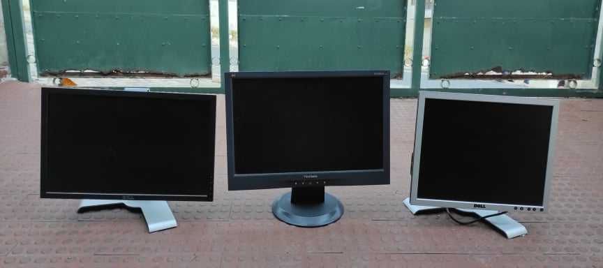 Monitores com entradas VGA