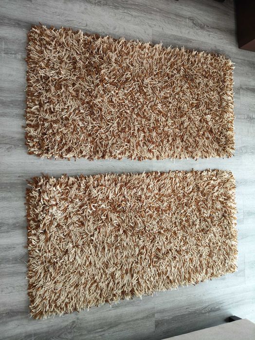 2 tapetes shaggy, beje e castanho, 1,15cm x 0,55cm